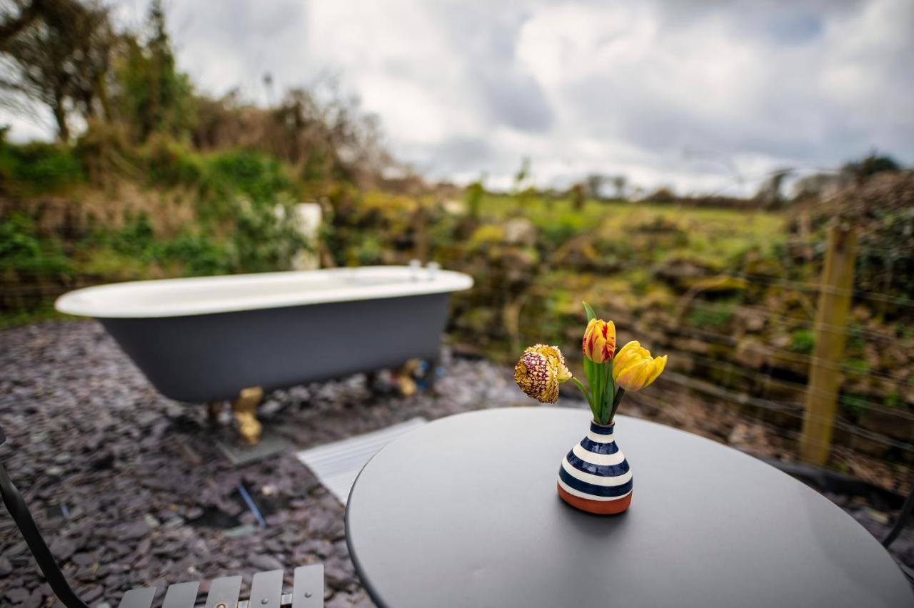 Luxury Shepherd'S Hut On Flower Farm With Outdoor Bath In Mid Cornwall Truro Exterior foto